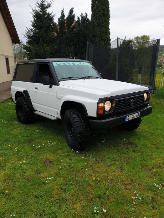 Geamuri laterale Nissan Patrol y60