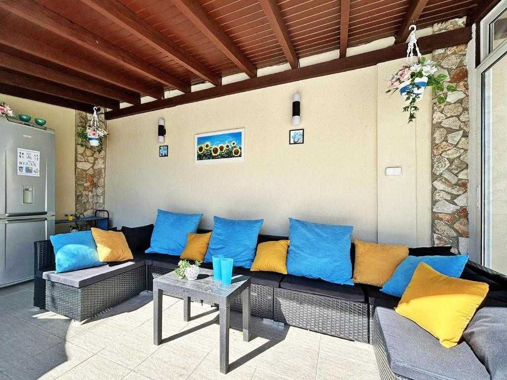 Дава се под наем Къща в Балчик - 280 кв.м за 346.8 € - Снимка #3