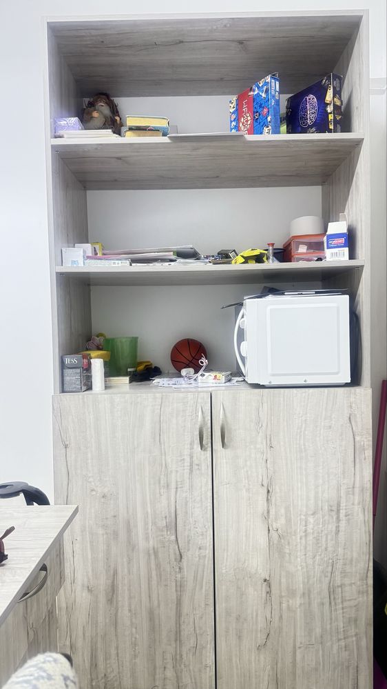 Продаю мебели для офиса, диван, стулья, стол, шкаф и рабочий стол итд