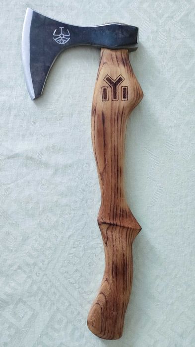 Брадва в прабългарски стил със стойка - ръчна изработка