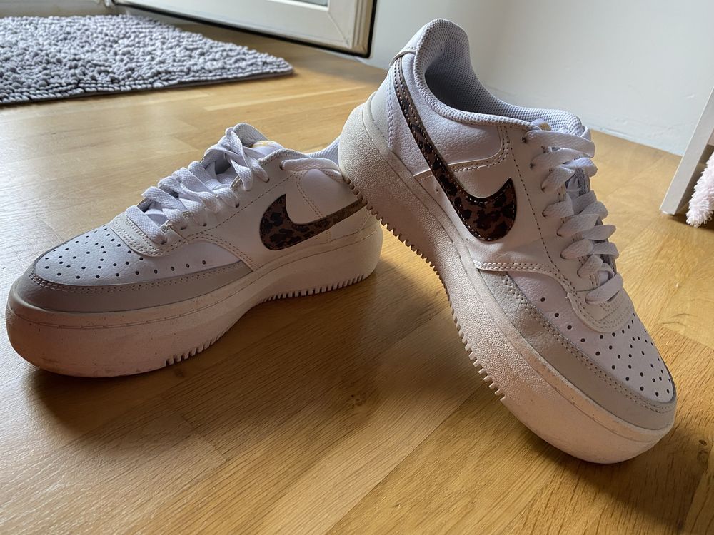 Дамски кецове Nike