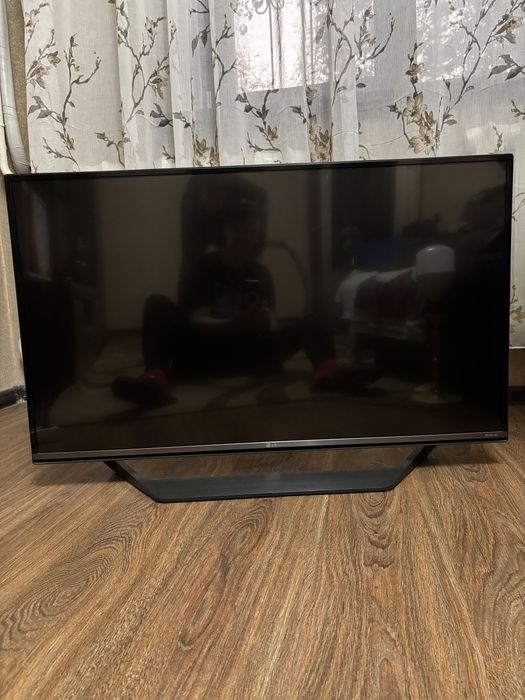 Продам телевизор 111 см