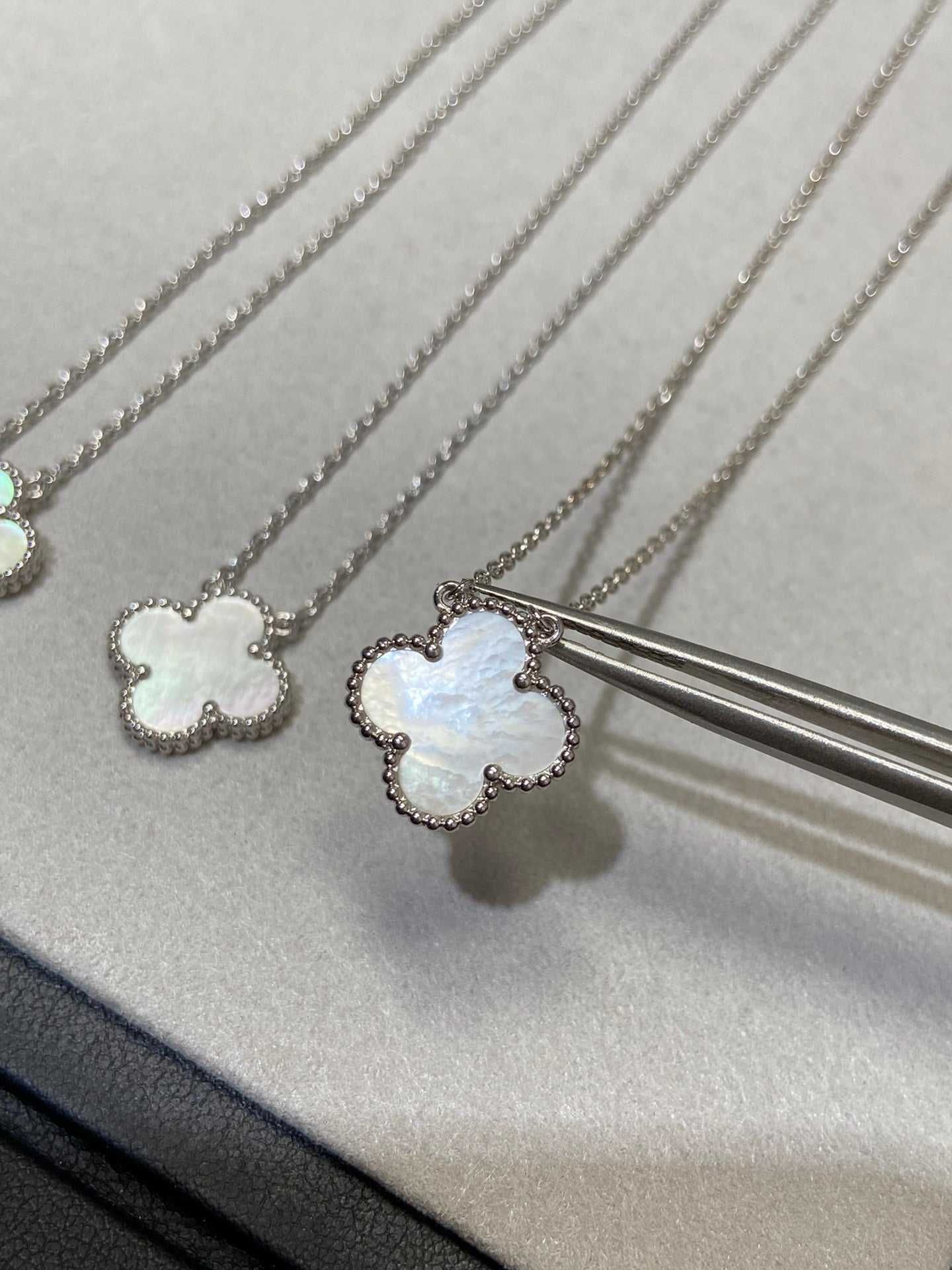 Colier Van Cleef & Arpels Aur Alb 750 White
