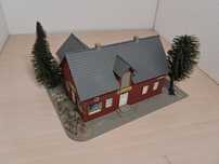 Diorama piko 61831 cladire magazin trenulet electric scara HO