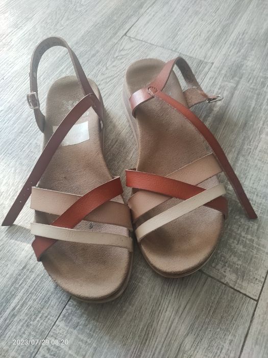 Sandale in stare foarte buna, mar. 38