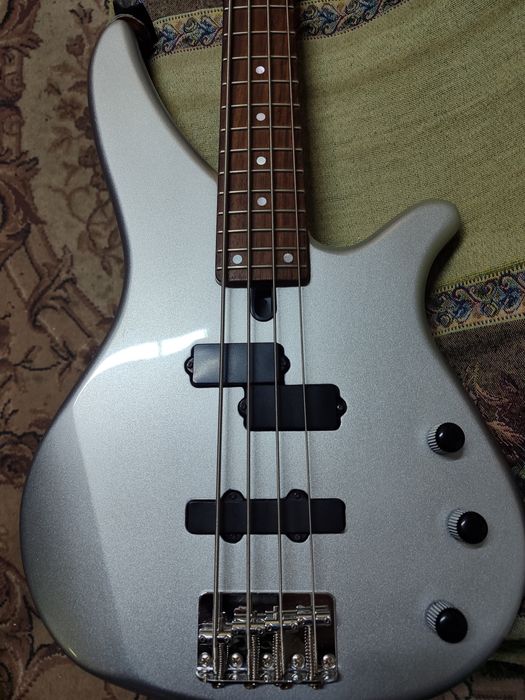 Бас гитара Yamaha rbx 270
