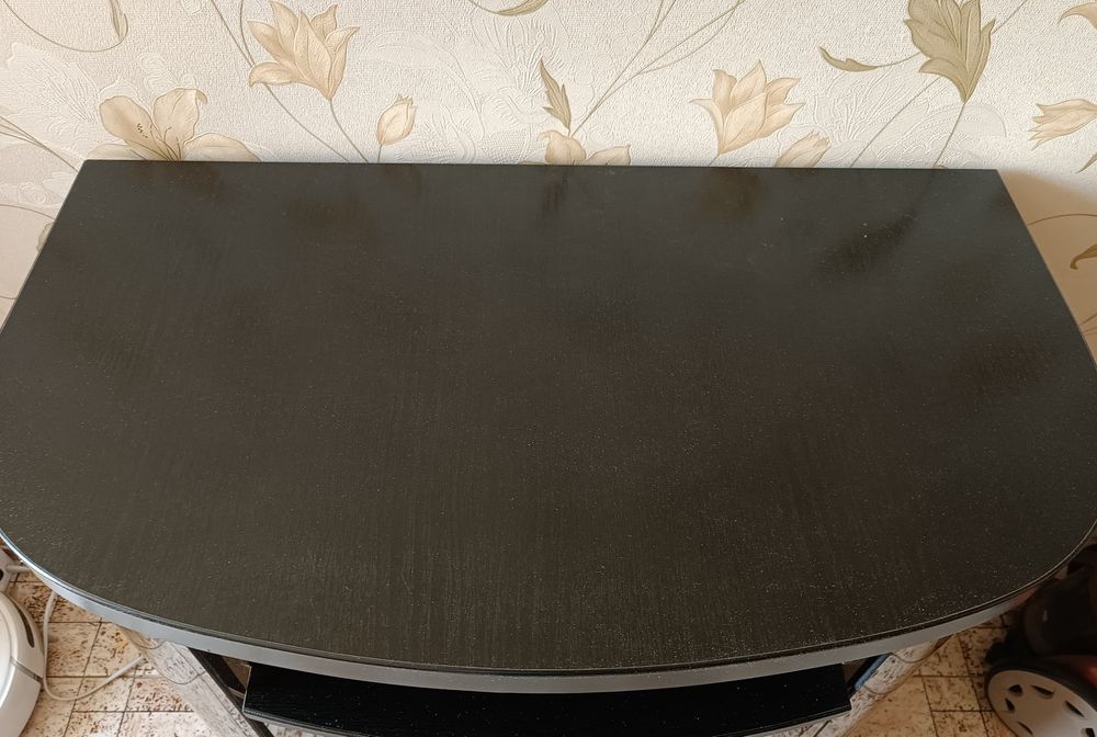 Тумба под телевизор. Срочно!