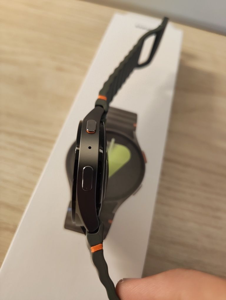 Samsung Galaxy Watch 7 44 mm - Перфектен!