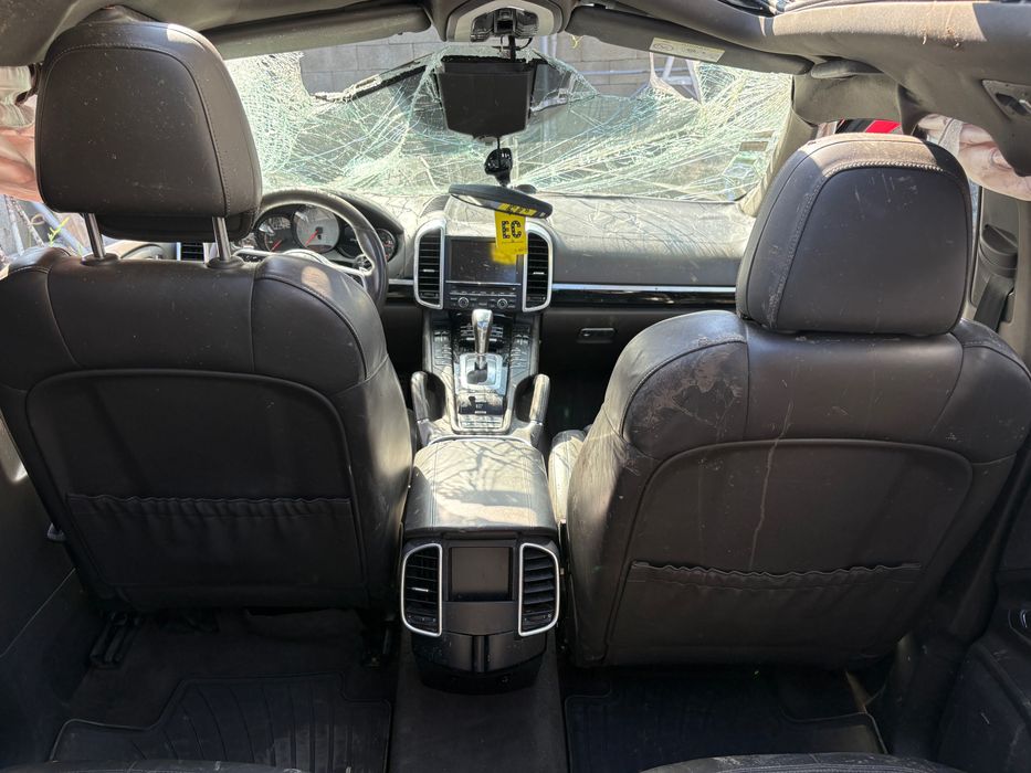 Dezmembrez porsche cayenne 4.2d 2015