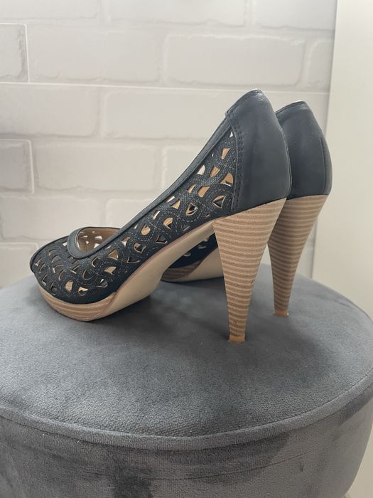 Обувки на ток за лятото