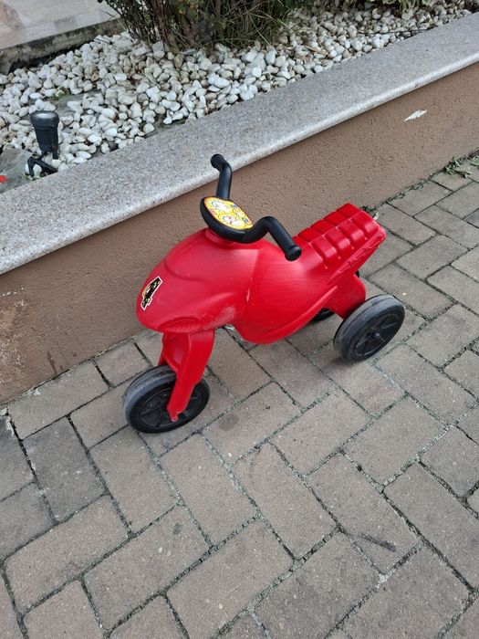 Bicicleta plastic fata pedale