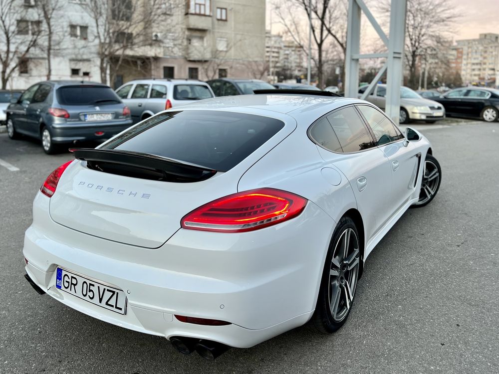 Porsche Panamera  GTS turbo 3.0 Diesel 300CP Full LED Adaptive