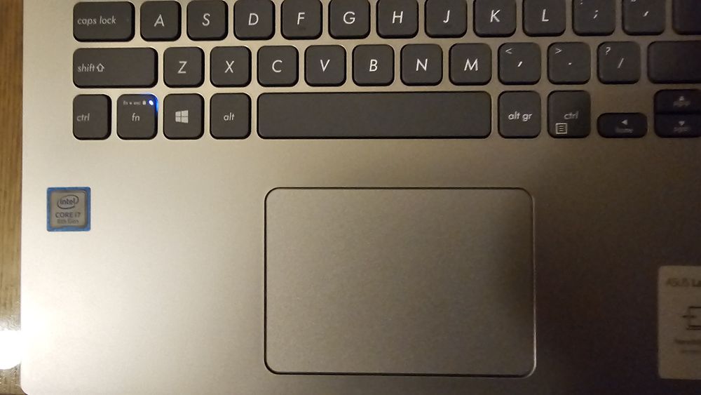 Laptop ASUS performant model X509FA-EJ219