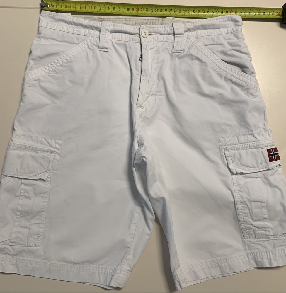 Bermude Napapijri size 33 (M)