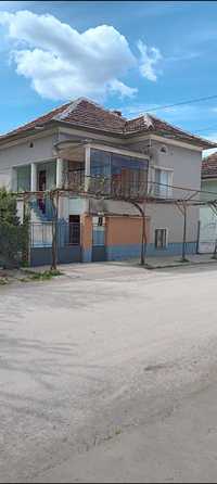 Къща в село Торос