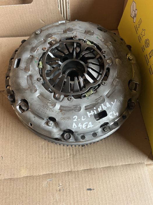 Volanta cu ambreiaj noua 2.0 crdi hyundai tucson 4x4 6 trepte euro 4