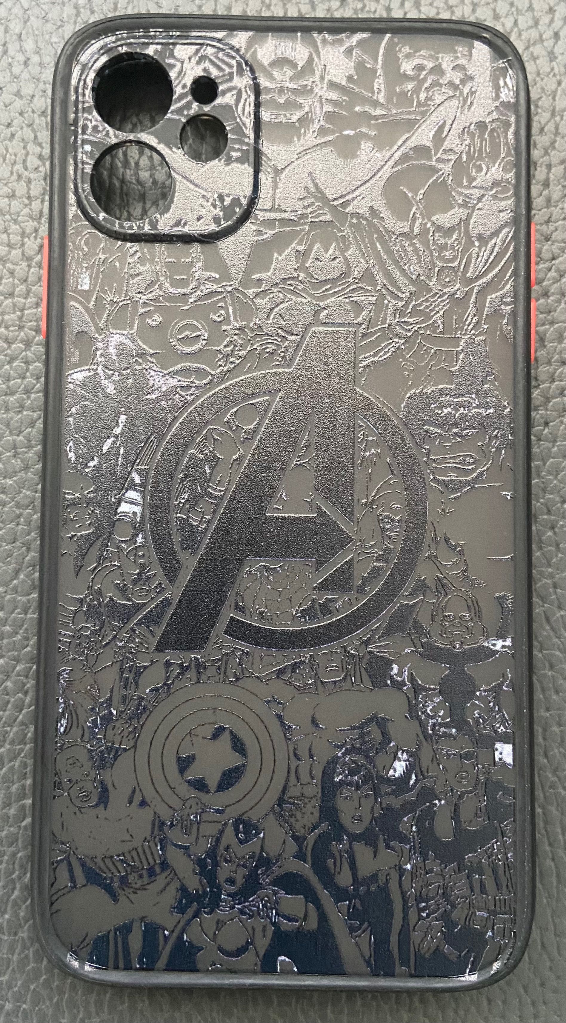 Huse IPhone 11 Avengers și Batman