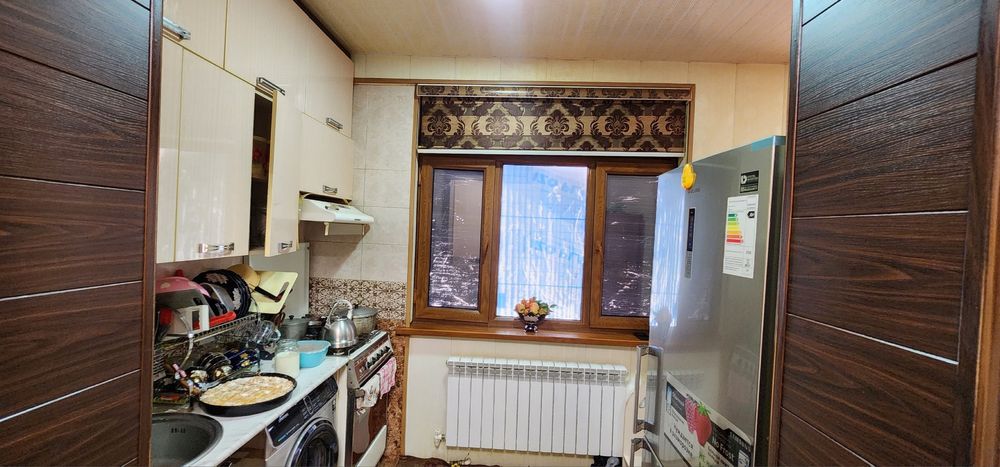 Uy sotiladi srochna 3 xonali yevro remont. xokimiyat yonida