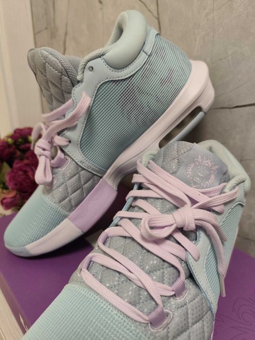 Оригинални Nike LeBron Witness VIII