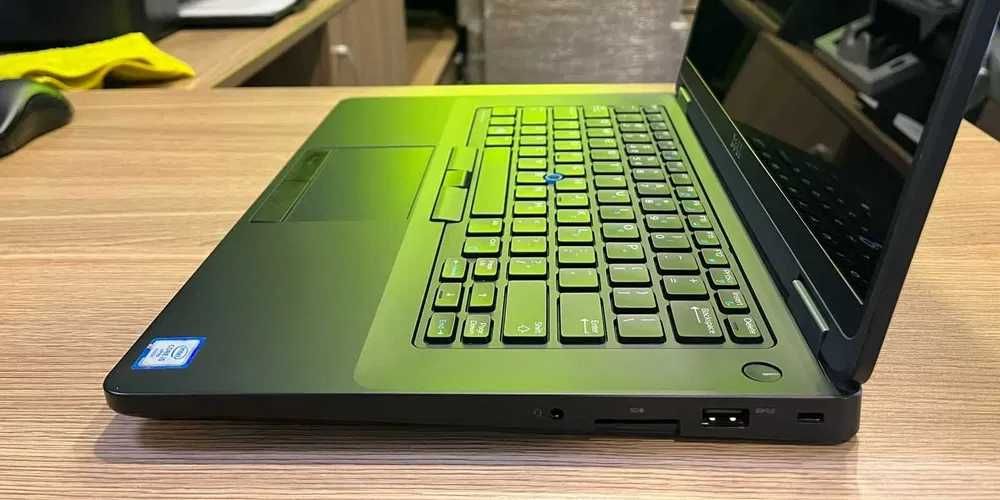 Dell Latitude 5490. Core I5-8350U - 1.7/3.6 GHz. 8/256 GB