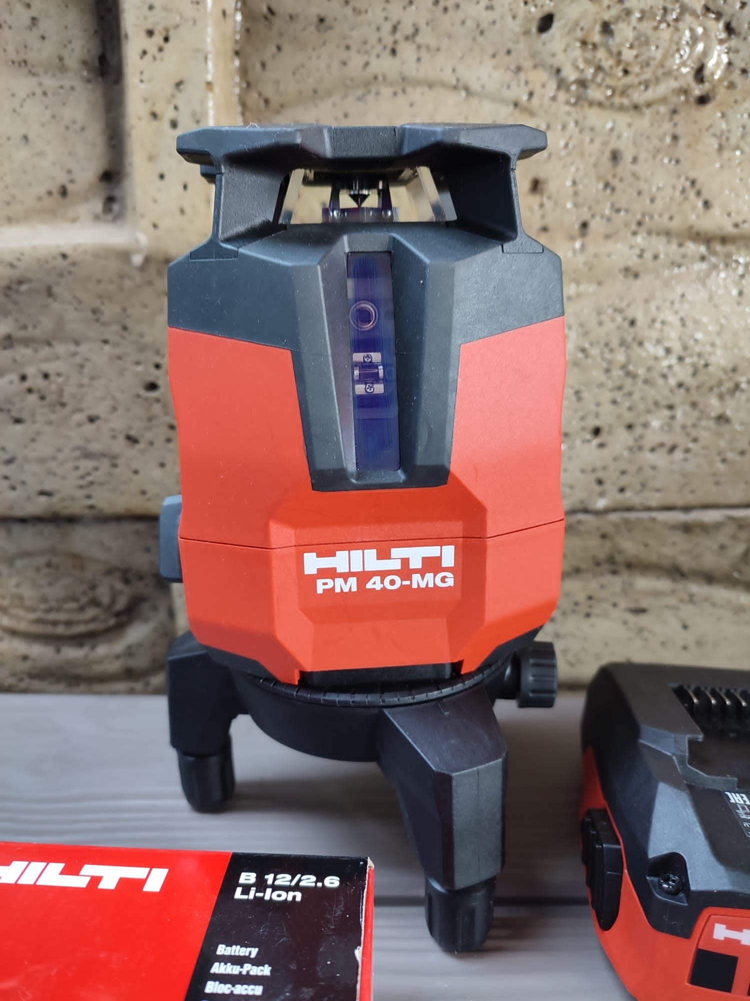 Hilti nivela cu linii verzi noua