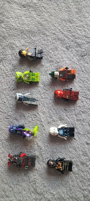 Vând minifigurine Lego Ninjago