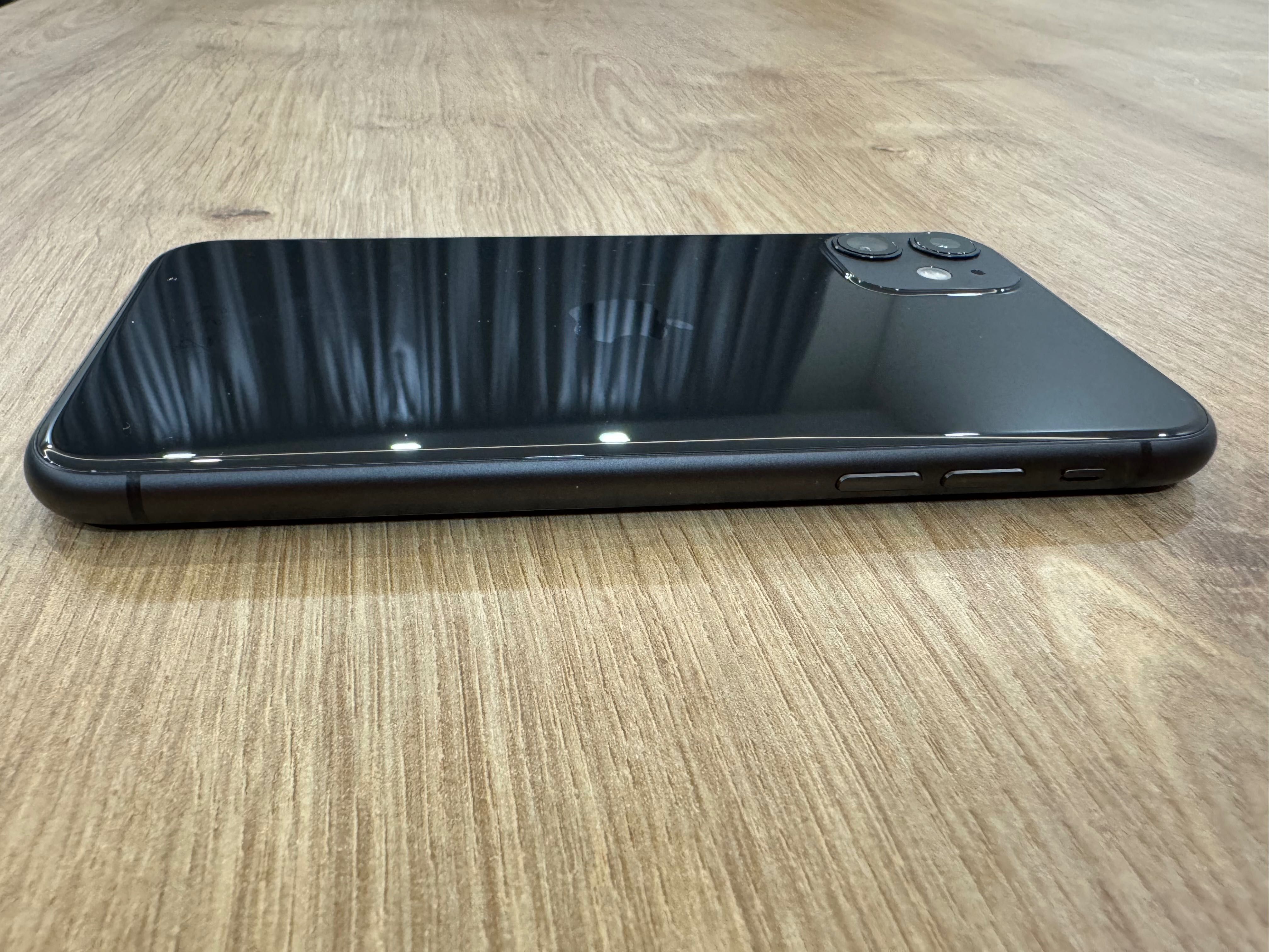 iPhone 11 в перфектно състояние