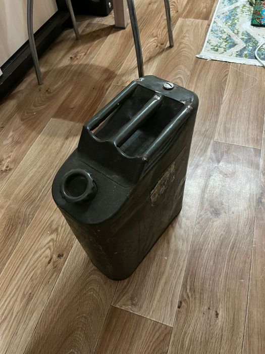 Канистра и Камера