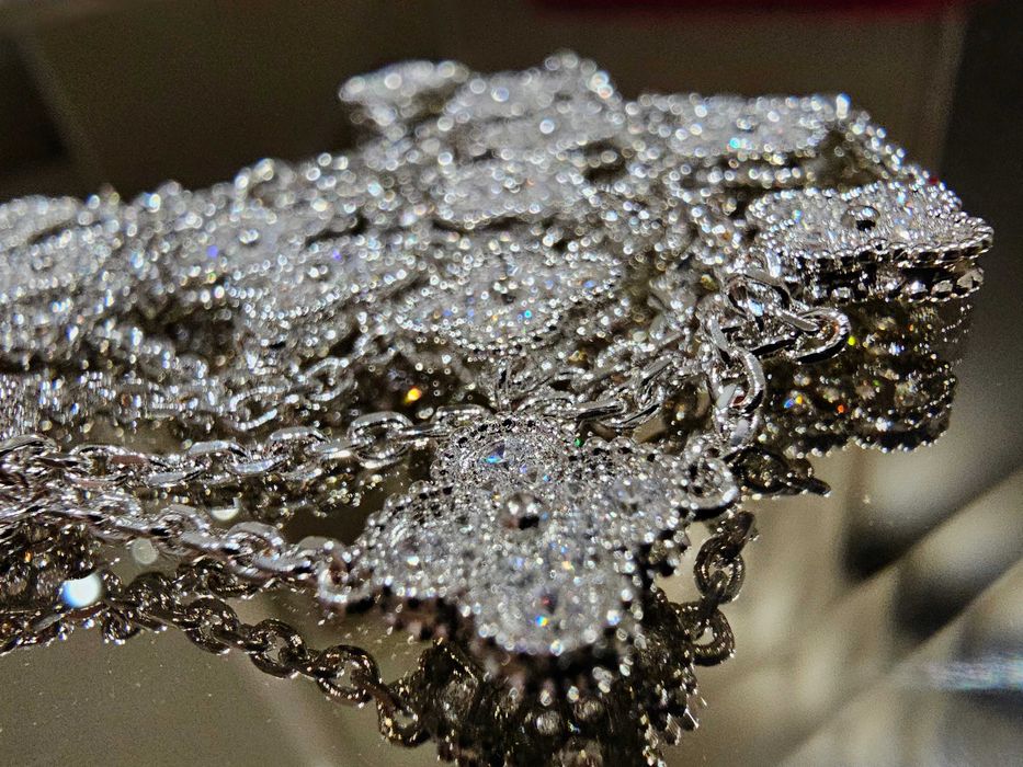 Van Cleef & Arpels VCA Silver 16 Diamond Sweet Alhambra Дамско Колие