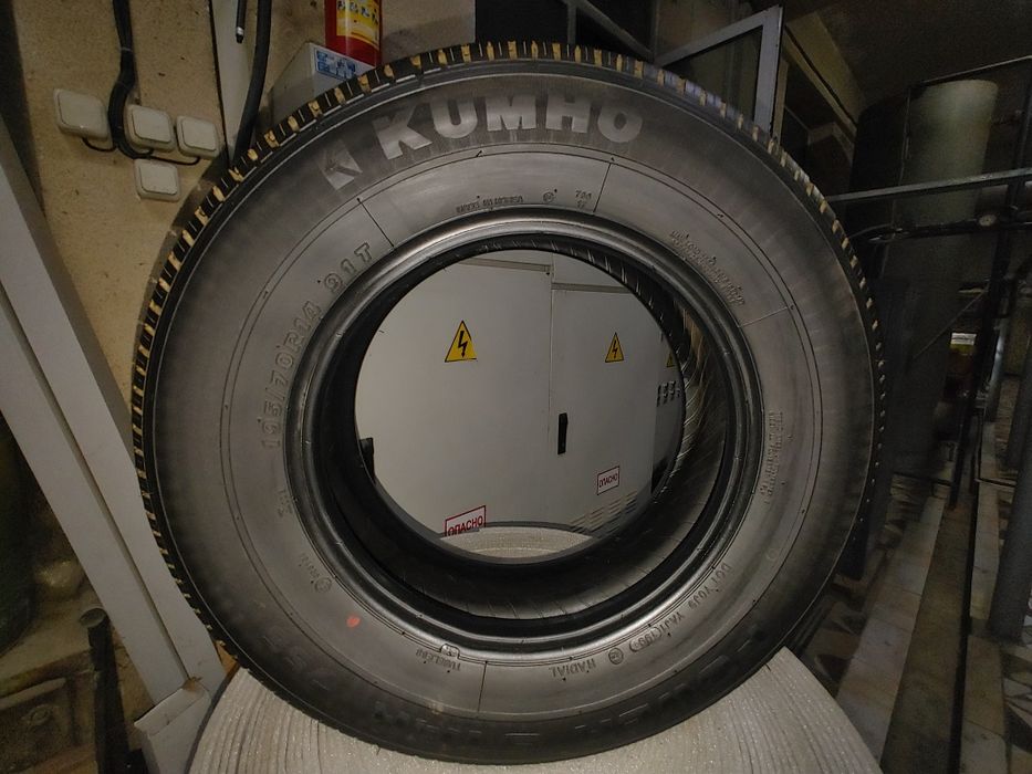Шина KUMHO!Производство Южная Корея. 195-70-R14.