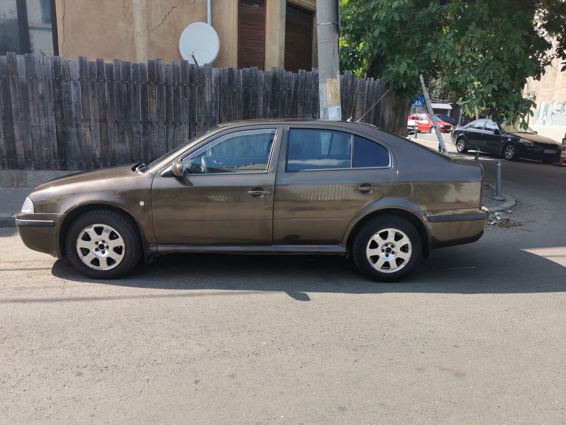 Inchirieri auto, mașină de închiriat,chirie mica/rent a car/București