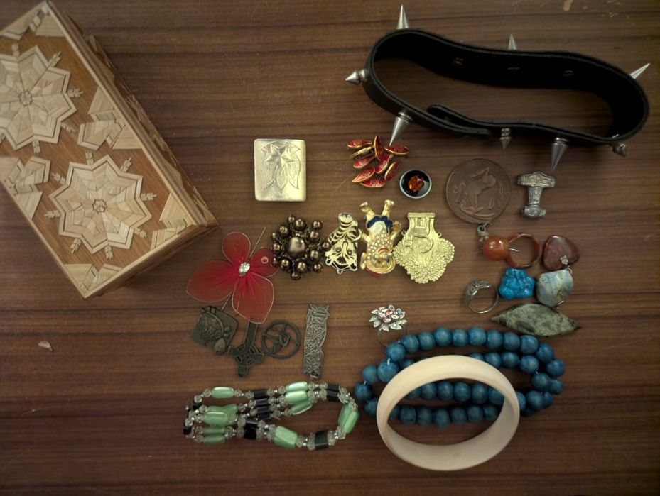 Бижутерия и значки СССР, украшения из натуральных камней, чокер