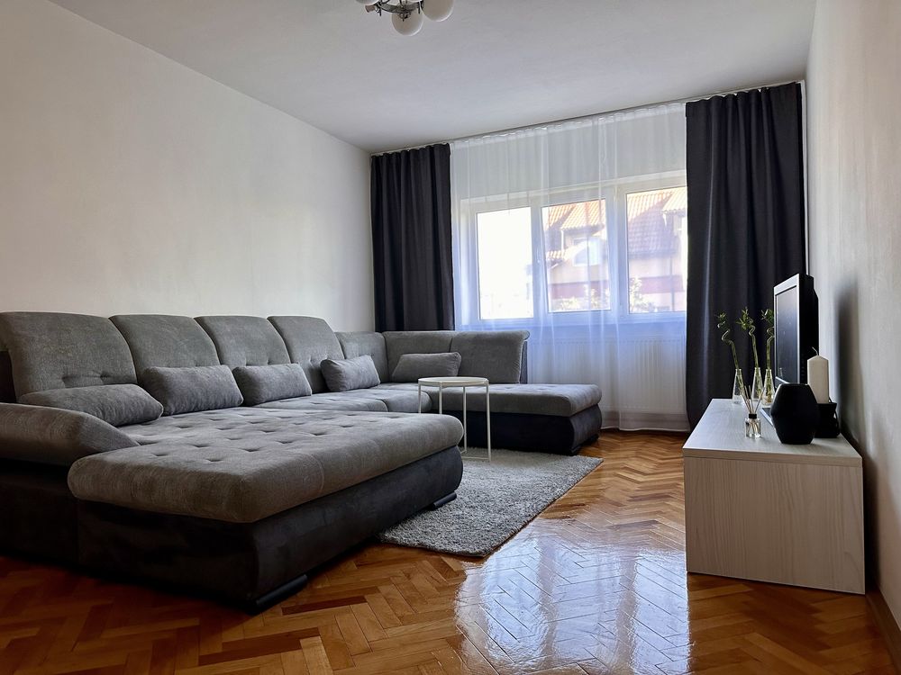 Proprietar, inchiriez ap 2 camere decomandat in zona Aradului