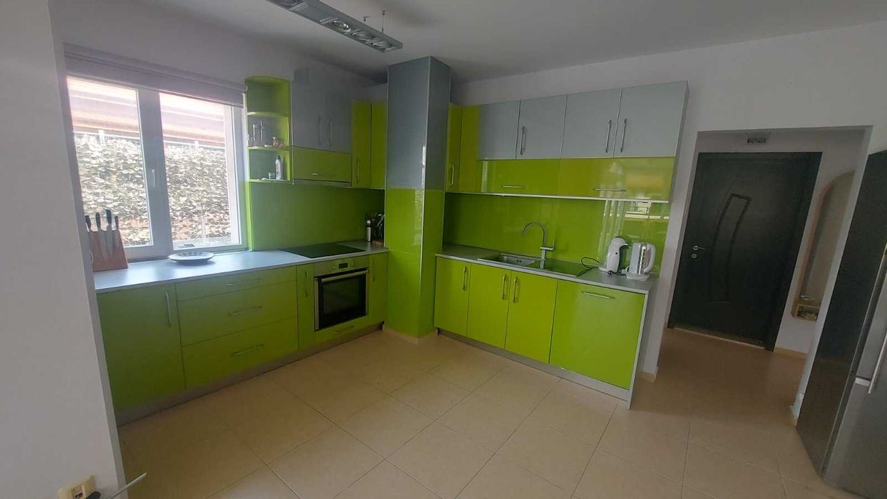 Продава се Четиристаен апартамент в Поморие - 160 кв.м за 1375 €/кв.м - Снимка #4