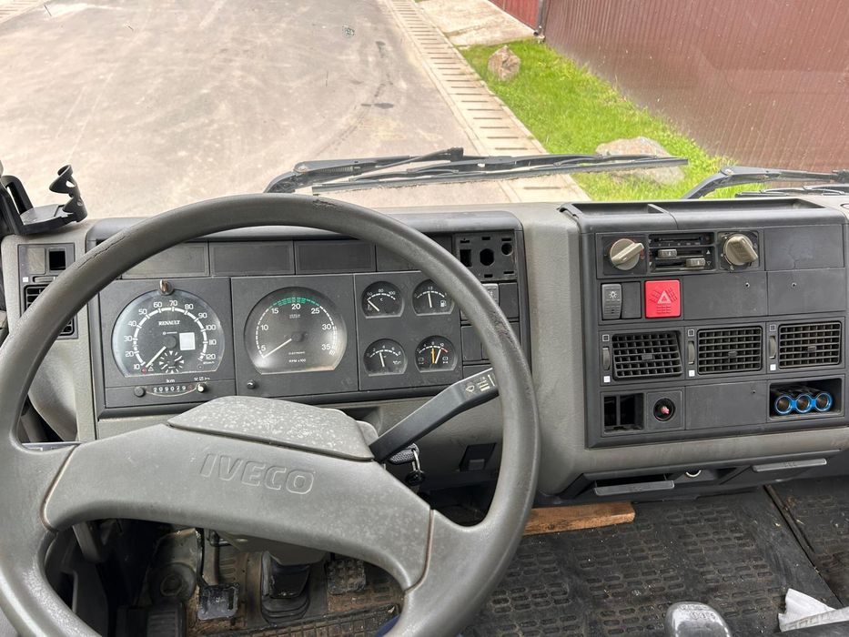 Iveco 3500 kg cu macara basculabil