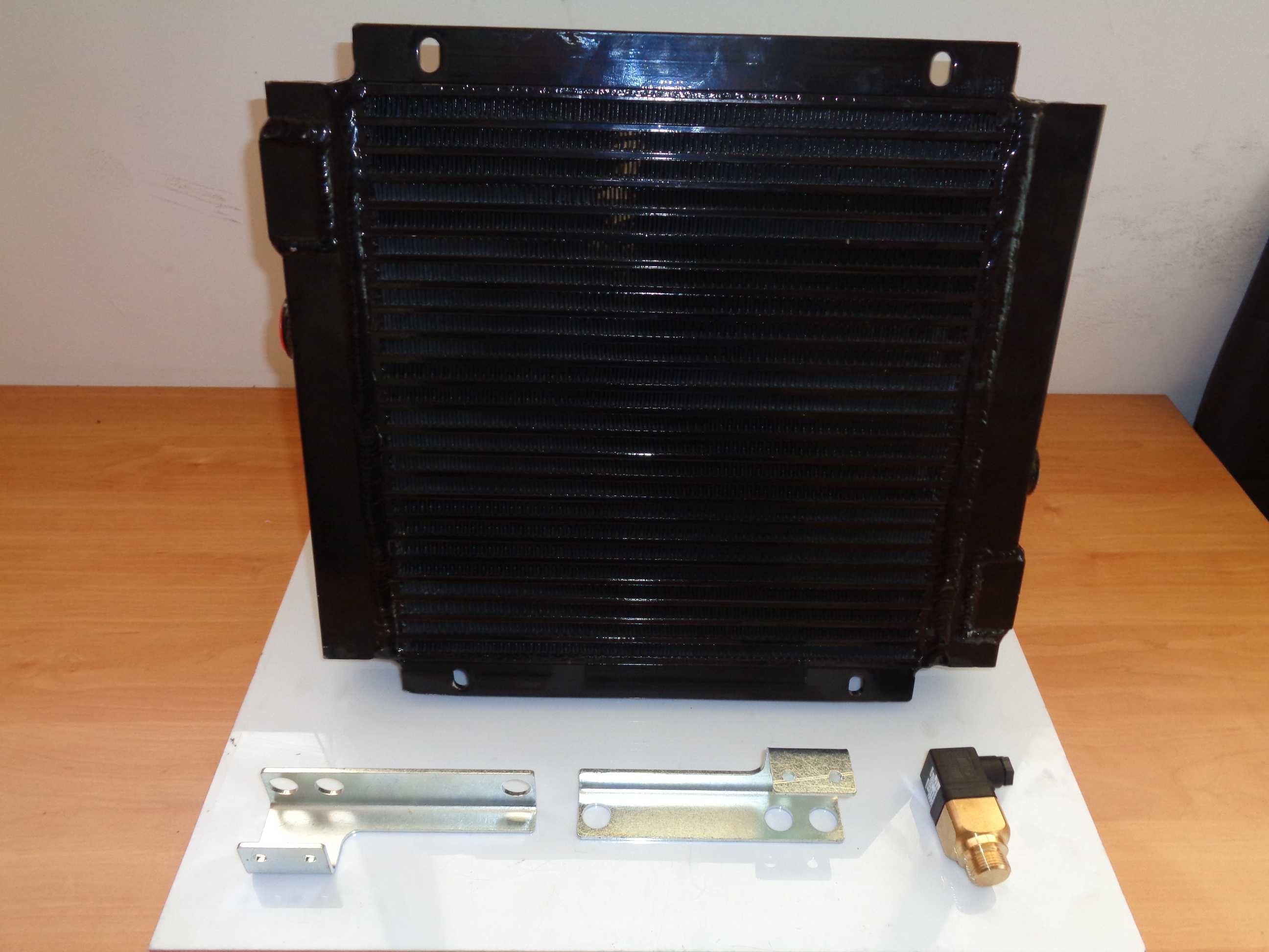 racitor aer ulei hidraulic 24 VDC utilaje agricole industriale