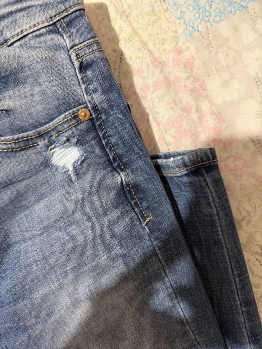 Дънки Stradivarius - НОВИ с висока талия