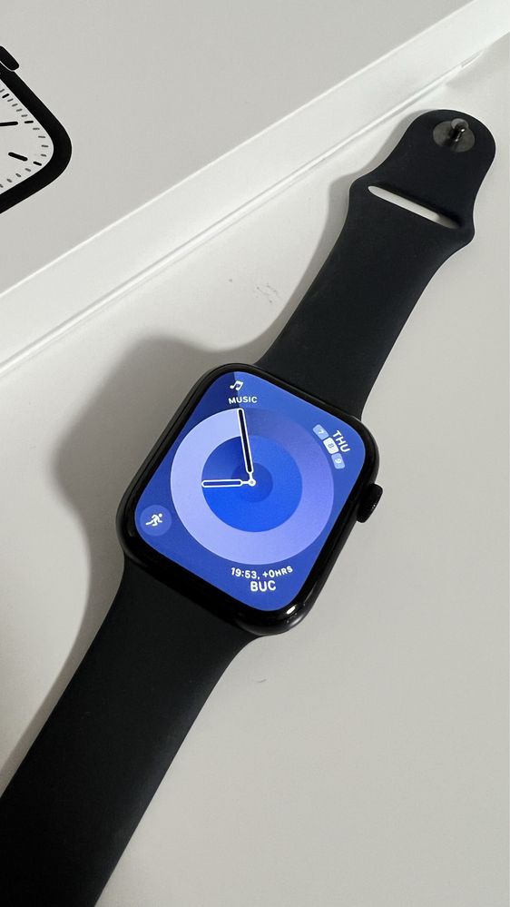 Apple Watch 7, 45, M/L - stil si performanta la un pret imbatabil