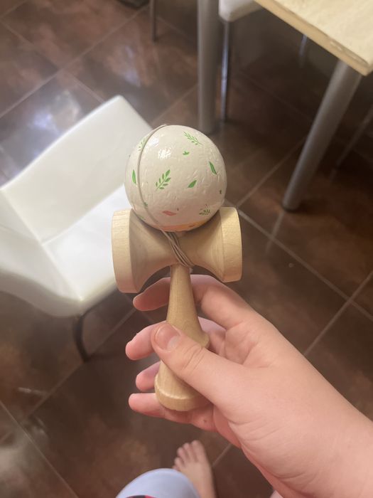 Vand kendama lotus sacred shape in stare buna