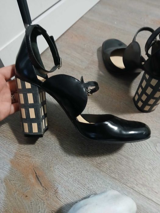 Италиаски кожени обувки 39