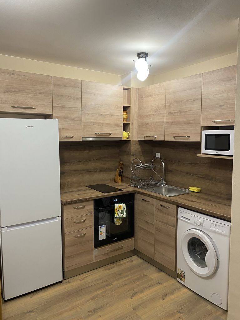 Дава се под наем Двустаен апартамент в Варна, Център - 58 кв.м за 510 € - Снимка #3