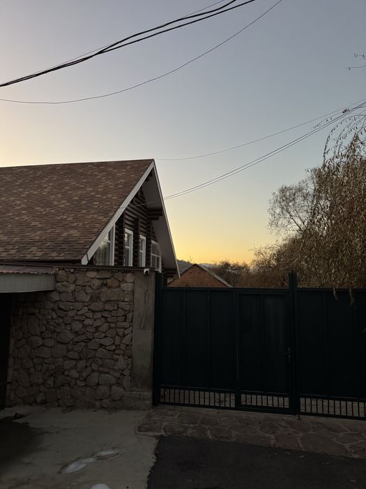 Продаётся участок на горах Чимган  возле SkyVillage напротив Sevarsoy