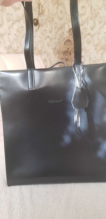 Продам женскую кожаную сумку Giorgio F