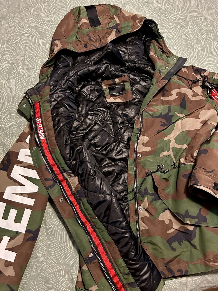 Дамско яке Bershka,камуфлажно ,актуално