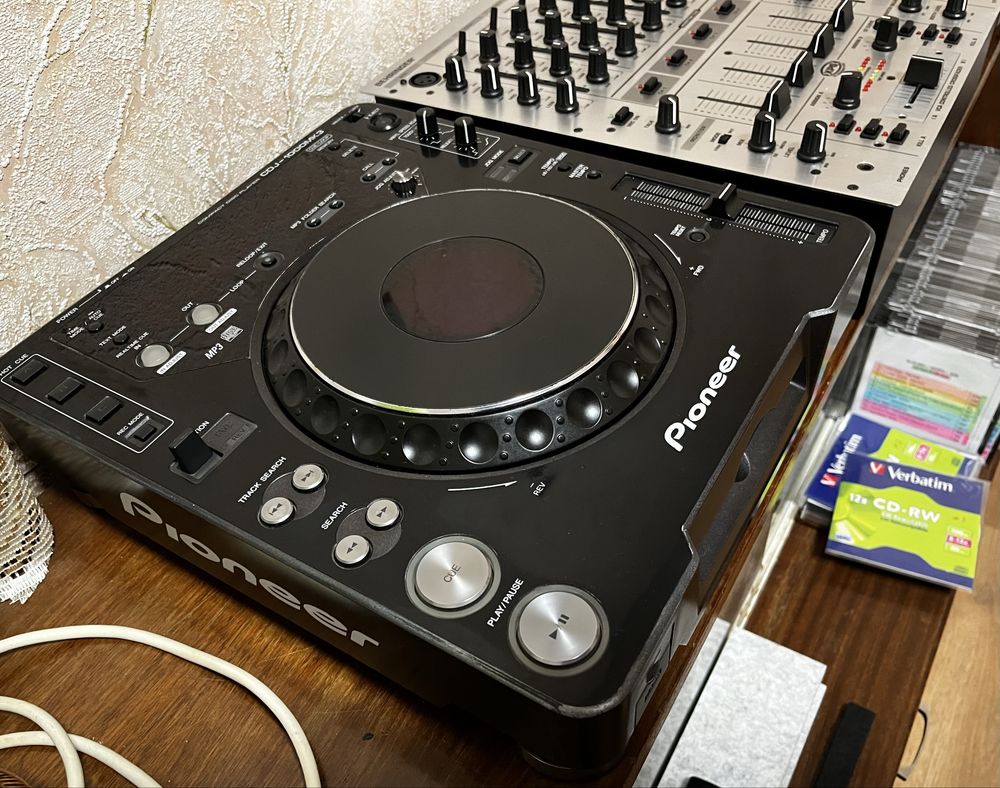 Dj оборудване Pioneer Behringer