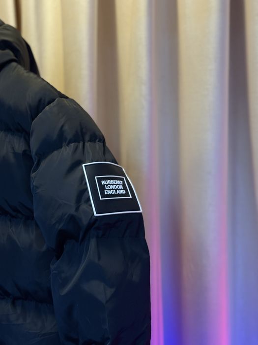 Geaca Burberry cu gluga