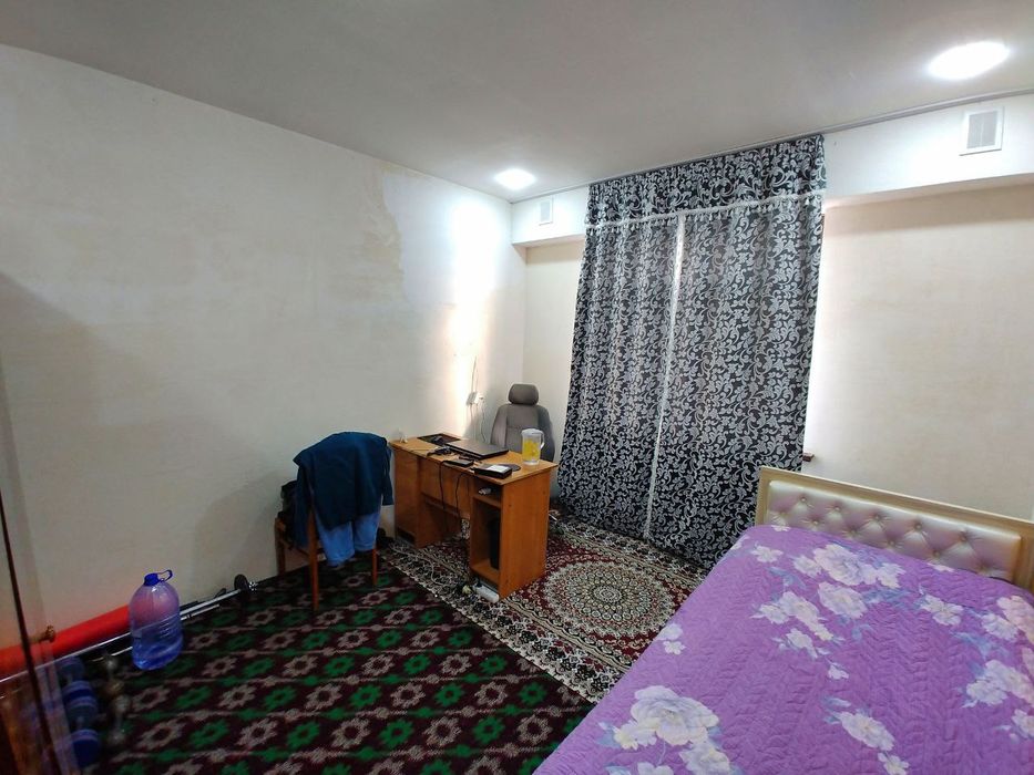 Продается  3этажный часть дома + мансарда ,6 комнат на Кирпичном,3 сот