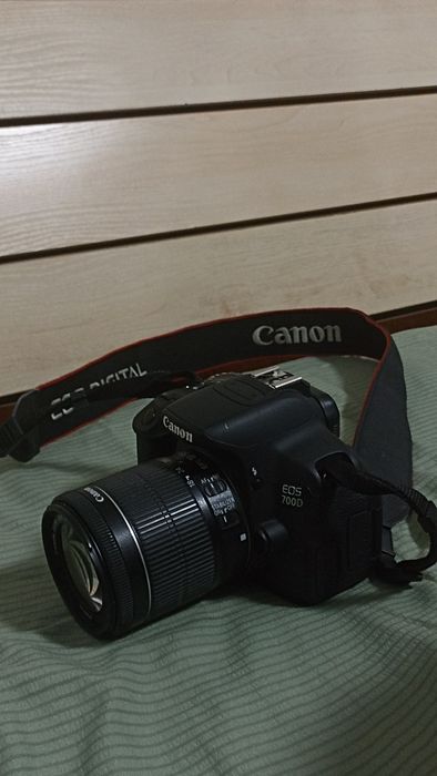 Canon EOS 700 D 18-55mm