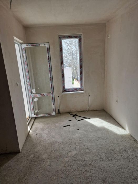 Продава се Двустаен апартамент в Ботевград - 71 кв.м за 1437 €/кв.м - Снимка #3