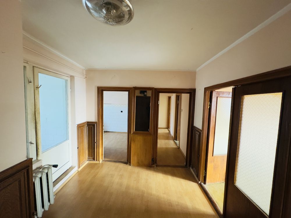 Vand Apartament 120mp , 4 camere, central cu loc de parcare
